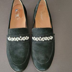BLACK SUEDE VIONIC DRESSY LOAFERS-SIZE 11M